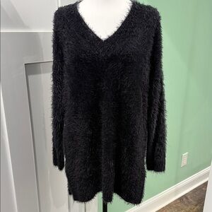 VENUS Oversized Eyelash Black V-Neck Sweater. Size M. Like new.